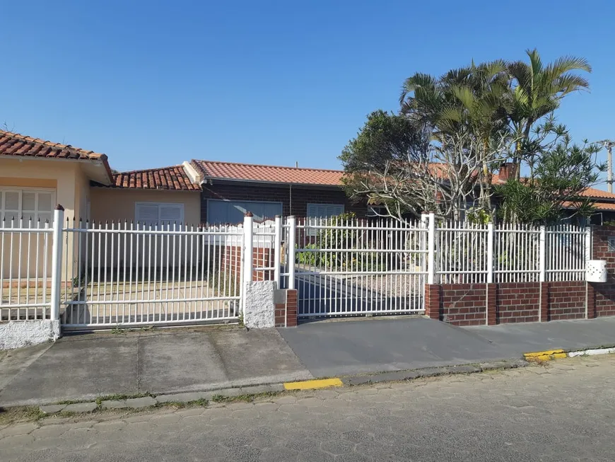 Foto 1 de Casa com 3 Quartos à venda, 150m² em Centro, Balneário Arroio do Silva