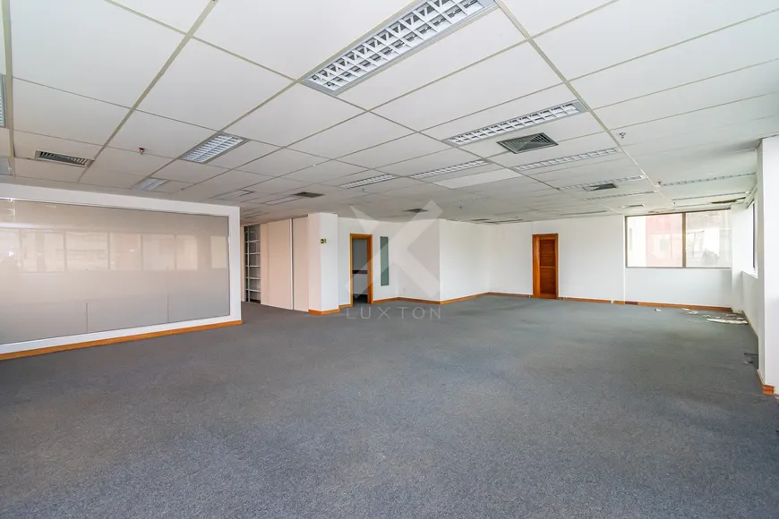 Foto 1 de Sala Comercial para alugar, 372m² em Rio Branco, Porto Alegre