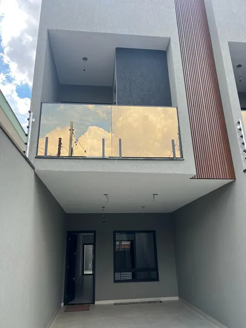 Foto 1 de Sobrado com 3 Quartos à venda, 125m² em Vila Invernada, São Paulo