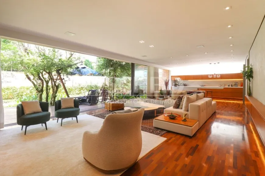 Foto 1 de Casa de Condomínio com 4 Quartos à venda, 480m² em Alto Da Boa Vista, São Paulo