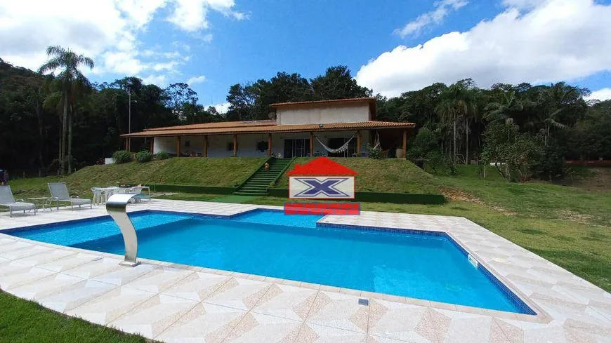Foto 1 de Fazenda/Sítio com 7 Quartos à venda, 600m² em Verava, Ibiúna