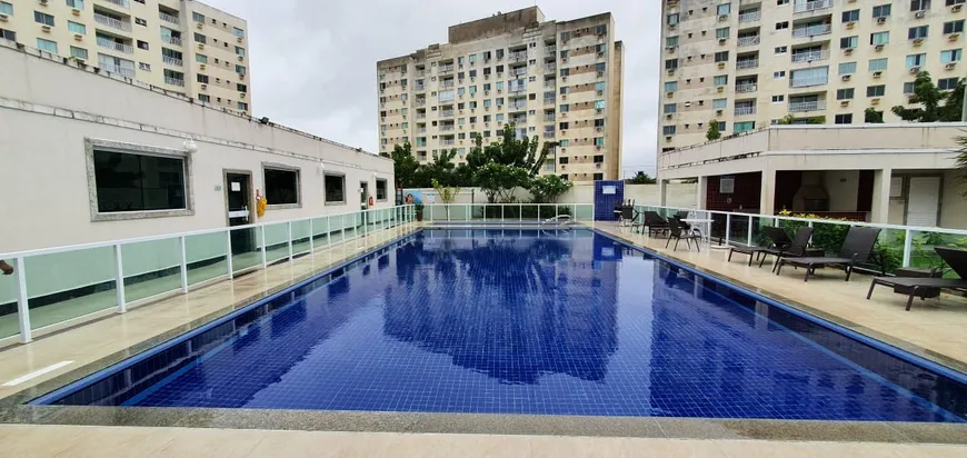 Foto 1 de Apartamento com 2 Quartos à venda, 51m² em Buraquinho, Lauro de Freitas