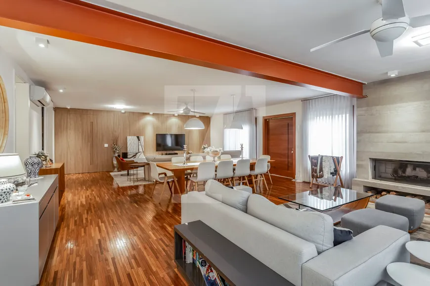 Foto 1 de Casa com 3 Quartos à venda, 415m² em Alto de Pinheiros, São Paulo