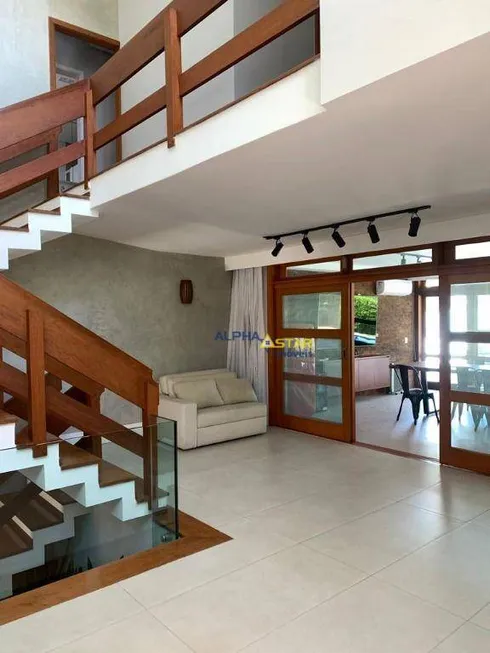 Foto 1 de Casa de Condomínio com 3 Quartos à venda, 480m² em Alphaville, Barueri