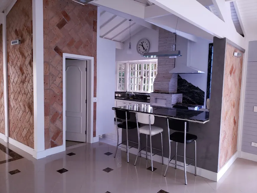 Foto 1 de Casa de Condomínio com 2 Quartos à venda, 1300m² em Caraguata, Mairiporã