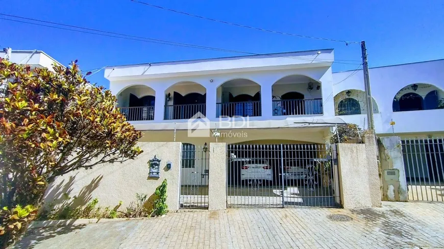 Foto 1 de Sobrado com 4 Quartos à venda, 340m² em Vila Nogueira, Campinas