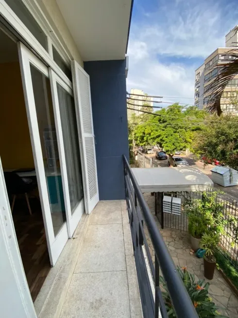 Foto 1 de Apartamento com 3 Quartos à venda, 98m² em Rio Branco, Porto Alegre