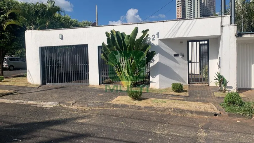 Foto 1 de Casa com 3 Quartos para alugar, 159m² em Jardim Karaíba, Uberlândia