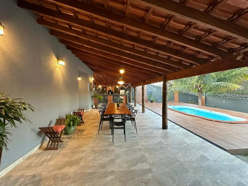 Foto 1 de Casa com 4 Quartos à venda, 400m² em Cidade Jardim, Uberlândia