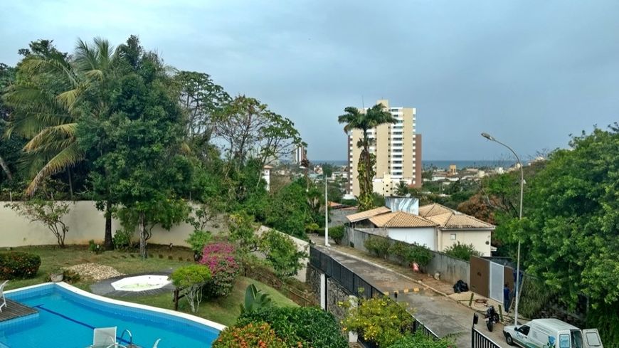 Foto 1 de Casa de Condomínio com 5 Quartos para venda ou aluguel, 650m² em Patamares, Salvador