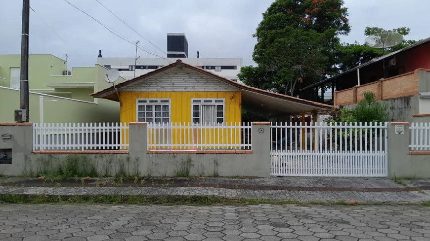 Foto 1 de Lote/Terreno à venda, 11m² em Centro, Mandirituba