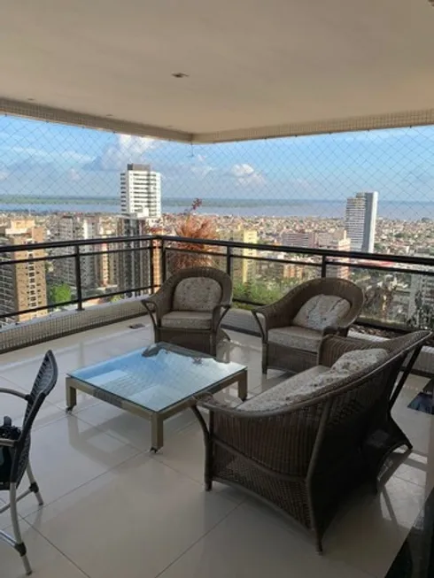 Foto 1 de Apartamento com 4 Quartos à venda, 380m² em Batista Campos, Belém