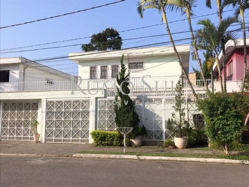 Foto 1 de Casa com 3 Quartos para alugar, 190m² em Campo Grande, São Paulo