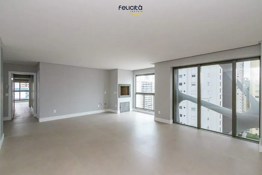 Foto 1 de Apartamento com 4 Quartos à venda, 143m² em Centro, Balneário Camboriú