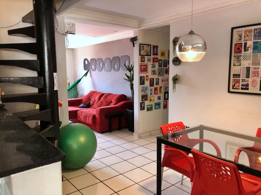 Foto 1 de Cobertura com 3 Quartos à venda, 190m² em Candelária, Natal