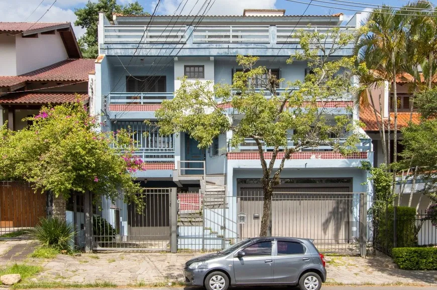 Foto 1 de Casa com 3 Quartos à venda, 239m² em Nonoai, Porto Alegre