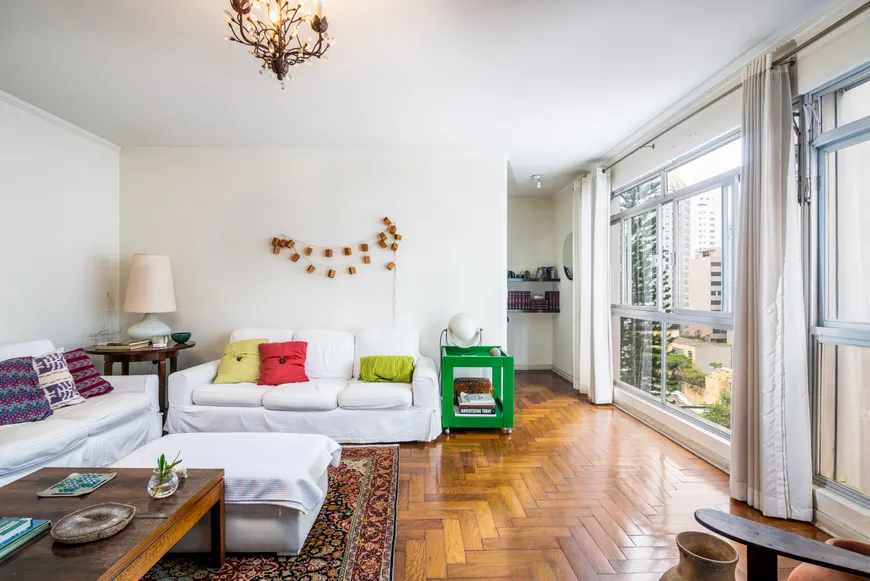Foto 1 de Apartamento com 3 Quartos à venda, 137m² em Vila Nova Conceição, São Paulo