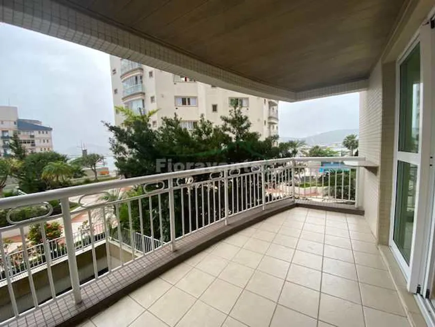 Foto 1 de Apartamento com 3 Quartos à venda, 200m² em Ponta da Praia, Santos