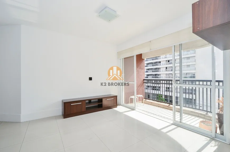 Foto 1 de Apartamento com 2 Quartos à venda, 65m² em Vila Olímpia, São Paulo