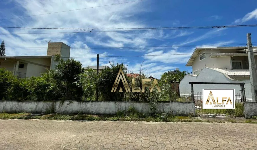 Foto 1 de Lote/Terreno à venda, 485m² em Centro, Penha