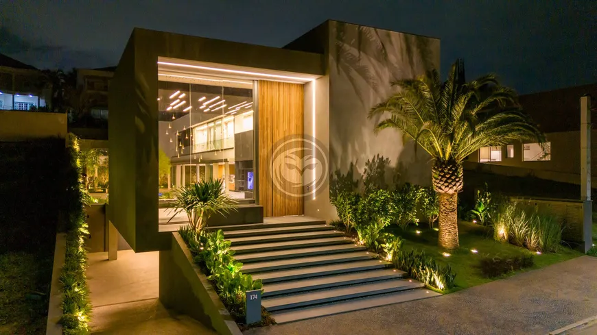 Foto 1 de Casa de Condomínio com 4 Quartos à venda, 1300m² em Alphaville, Santana de Parnaíba