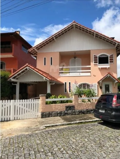 Foto 1 de Casa com 2 Quartos à venda, 180m² em Quitandinha, Petrópolis