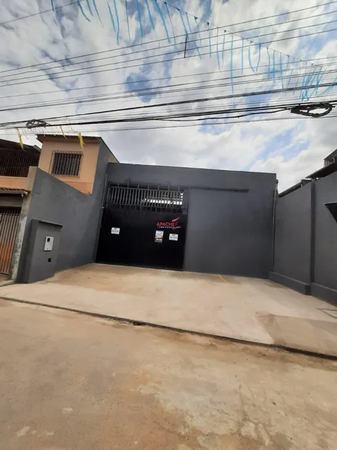 Foto 1 de Galpão/Depósito/Armazém à venda, 350m² em Santo Antonio, Viçosa