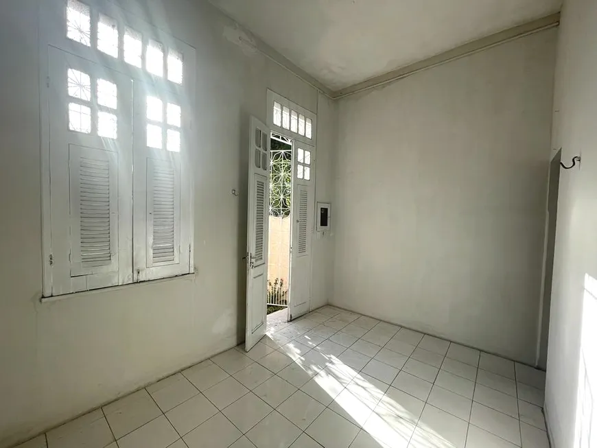 Foto 1 de Casa com 2 Quartos à venda, 130m² em Joaquim Tavora, Fortaleza