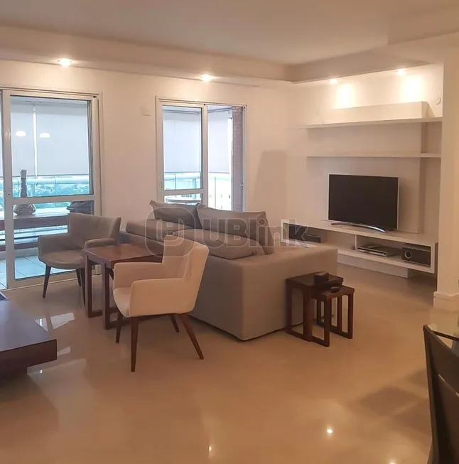 Foto 1 de Apartamento com 3 Quartos para alugar, 135m² em Cidade Monções, São Paulo