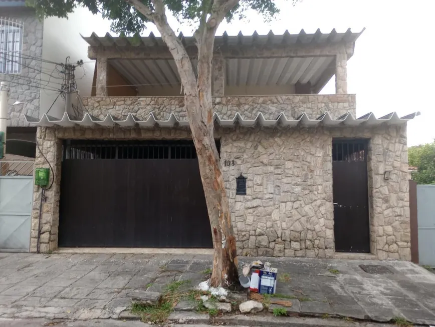 Foto 1 de Casa com 2 Quartos à venda, 225m² em Vista Alegre, Rio de Janeiro