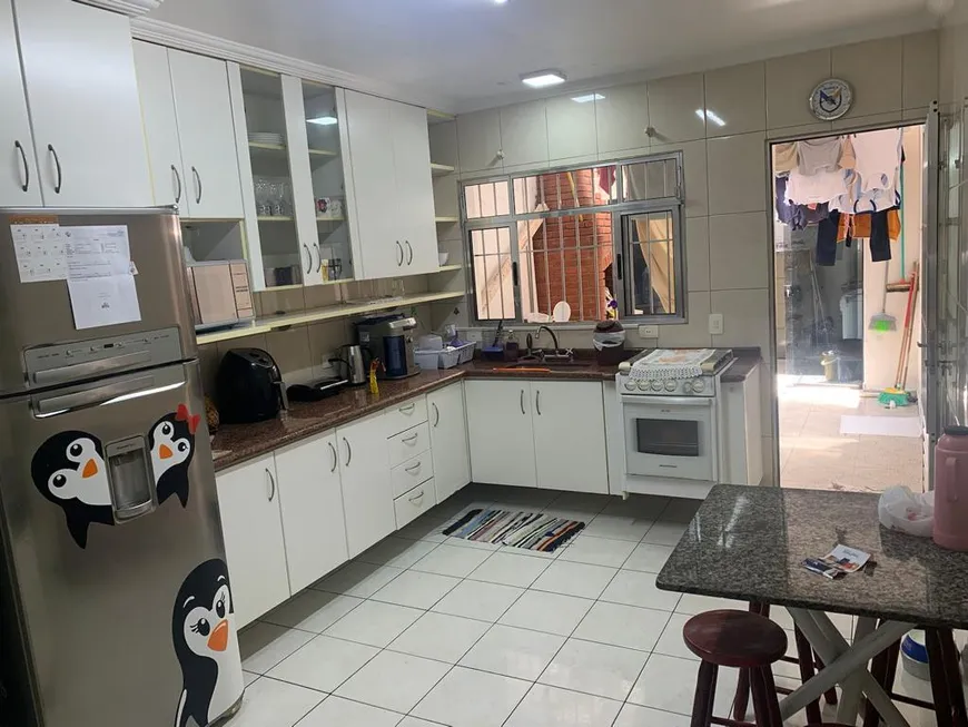 Foto 1 de Casa com 2 Quartos à venda, 106m² em Parque Pinheiros, Taboão da Serra