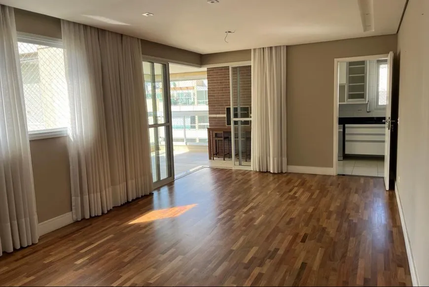 Foto 1 de Apartamento com 3 Quartos para alugar, 138m² em Vila Suzana, São Paulo