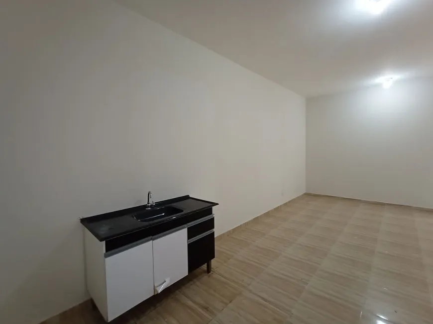 Foto 1 de Casa com 1 Quarto para alugar, 60m² em Penha De Franca, São Paulo