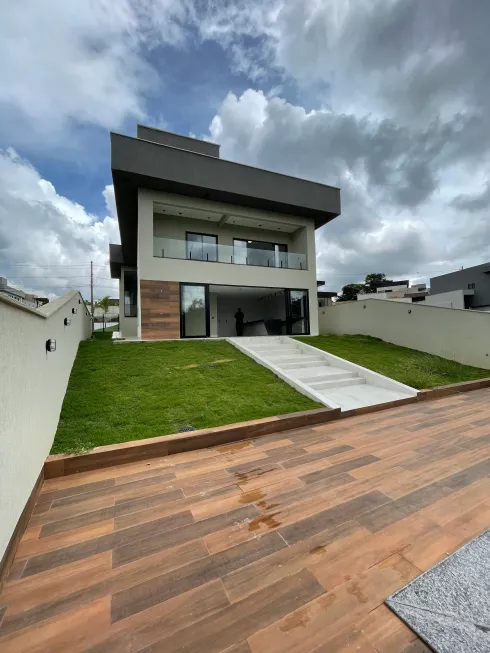 Foto 1 de Casa de Condomínio com 4 Quartos à venda, 320m² em Condomínio do Lago, Goiânia