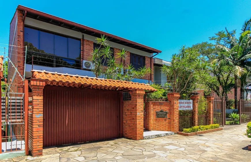 Foto 1 de Casa com 3 Quartos à venda, 434m² em Teresópolis, Porto Alegre