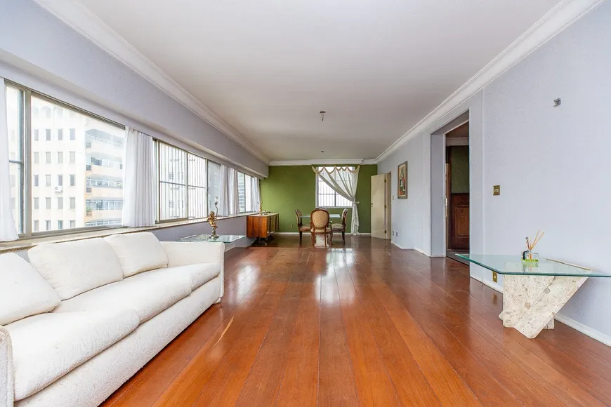 Foto 1 de Apartamento com 3 Quartos à venda, 226m² em Jardim Paulista, São Paulo