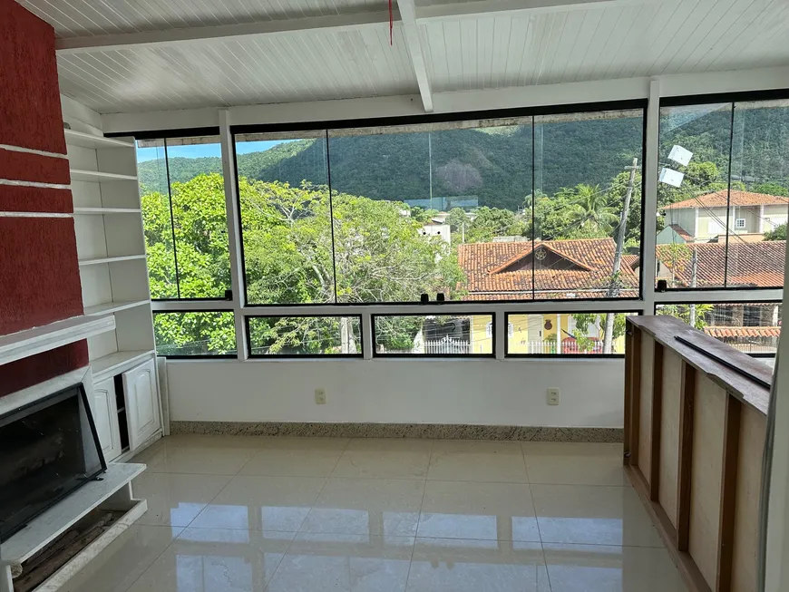 Foto 1 de Casa com 4 Quartos à venda, 180m² em Piratininga, Niterói