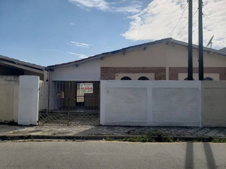 Foto 1 de Casa com 3 Quartos para alugar, 100m² em Residencial São Charbel, Taubaté