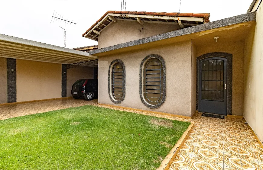 Foto 1 de Casa com 3 Quartos à venda, 230m² em Jardim das Industrias, Jacareí