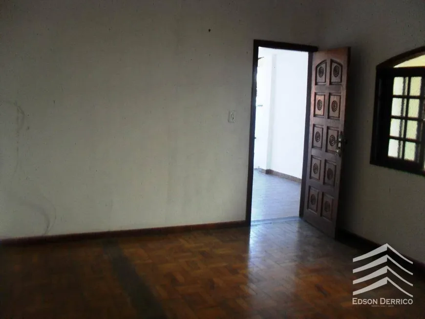 Foto 1 de Casa com 2 Quartos à venda, 110m² em Centro, Pindamonhangaba