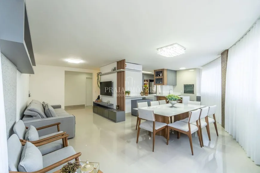 Foto 1 de Apartamento com 4 Quartos à venda, 131m² em Centro, Balneário Camboriú