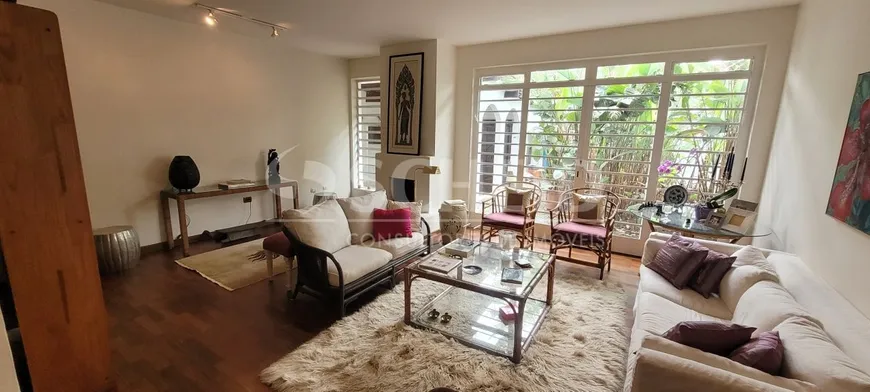 Foto 1 de Casa com 3 Quartos à venda, 300m² em Vila Mascote, São Paulo