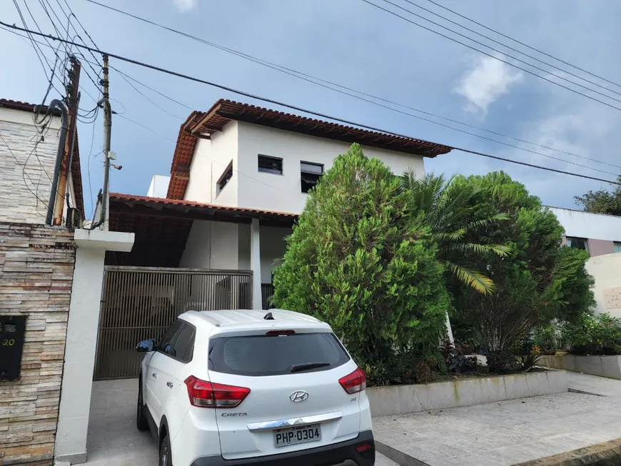 Foto 1 de Casa de Condomínio com 4 Quartos à venda, 240m² em Chapada, Manaus