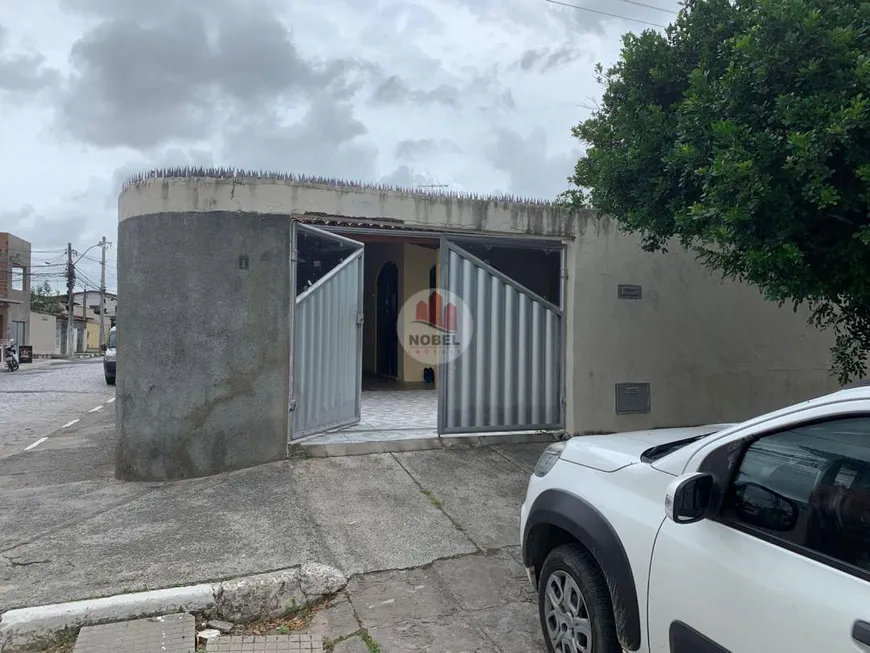 Foto 1 de Casa com 4 Quartos para venda ou aluguel, 175m² em Mangabeira, Feira de Santana