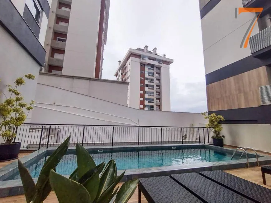 Foto 1 de Apartamento com 1 Quarto para alugar, 46m² em Estreito, Florianópolis