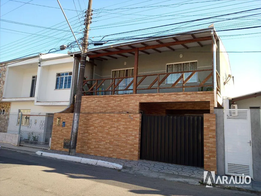 Foto 1 de Casa com 2 Quartos à venda, 75m² em Sao Joao, Itajaí