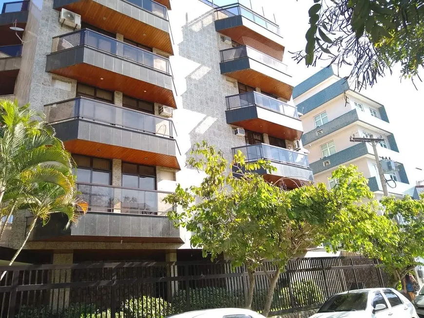 Foto 1 de Apartamento com 3 Quartos à venda, 127m² em Passagem, Cabo Frio