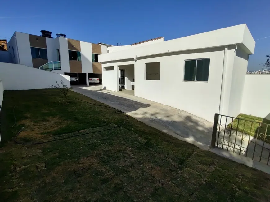 Foto 1 de Casa com 3 Quartos à venda, 360m² em Santa Mônica, Belo Horizonte