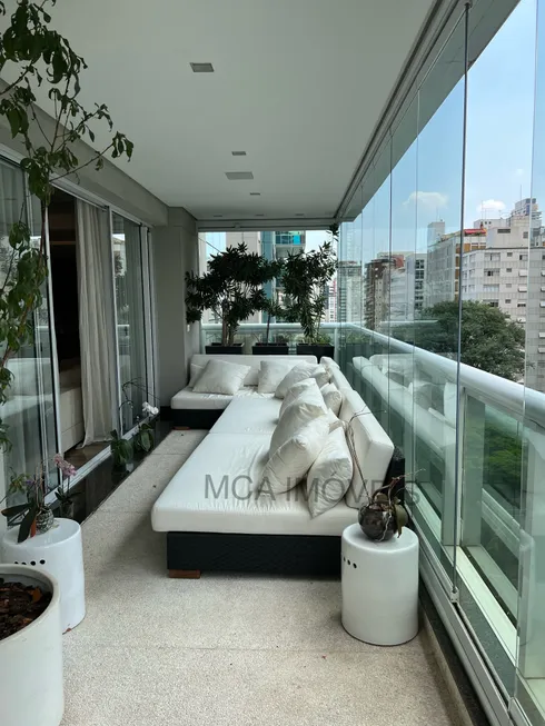 Foto 1 de Apartamento com 2 Quartos para venda ou aluguel, 234m² em Itaim Bibi, São Paulo