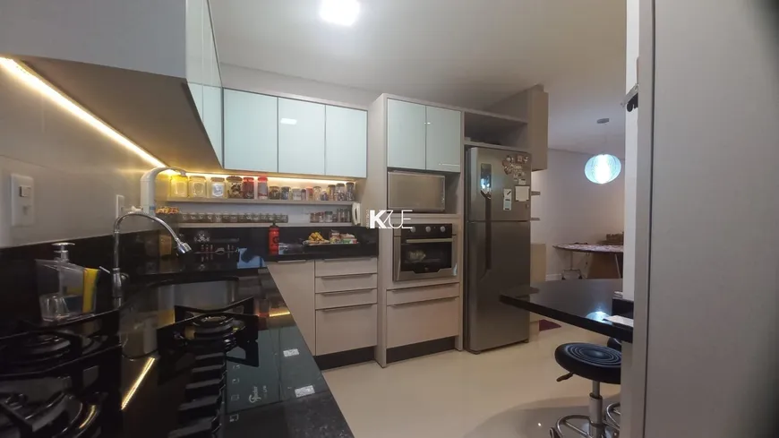 Foto 1 de Apartamento com 3 Quartos à venda, 96m² em Balneário, Florianópolis